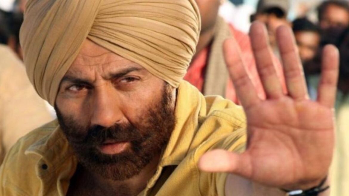 Sunny Deol and Aamir Khan pair up to tell the story of Partition in 'Lahore 1947'!